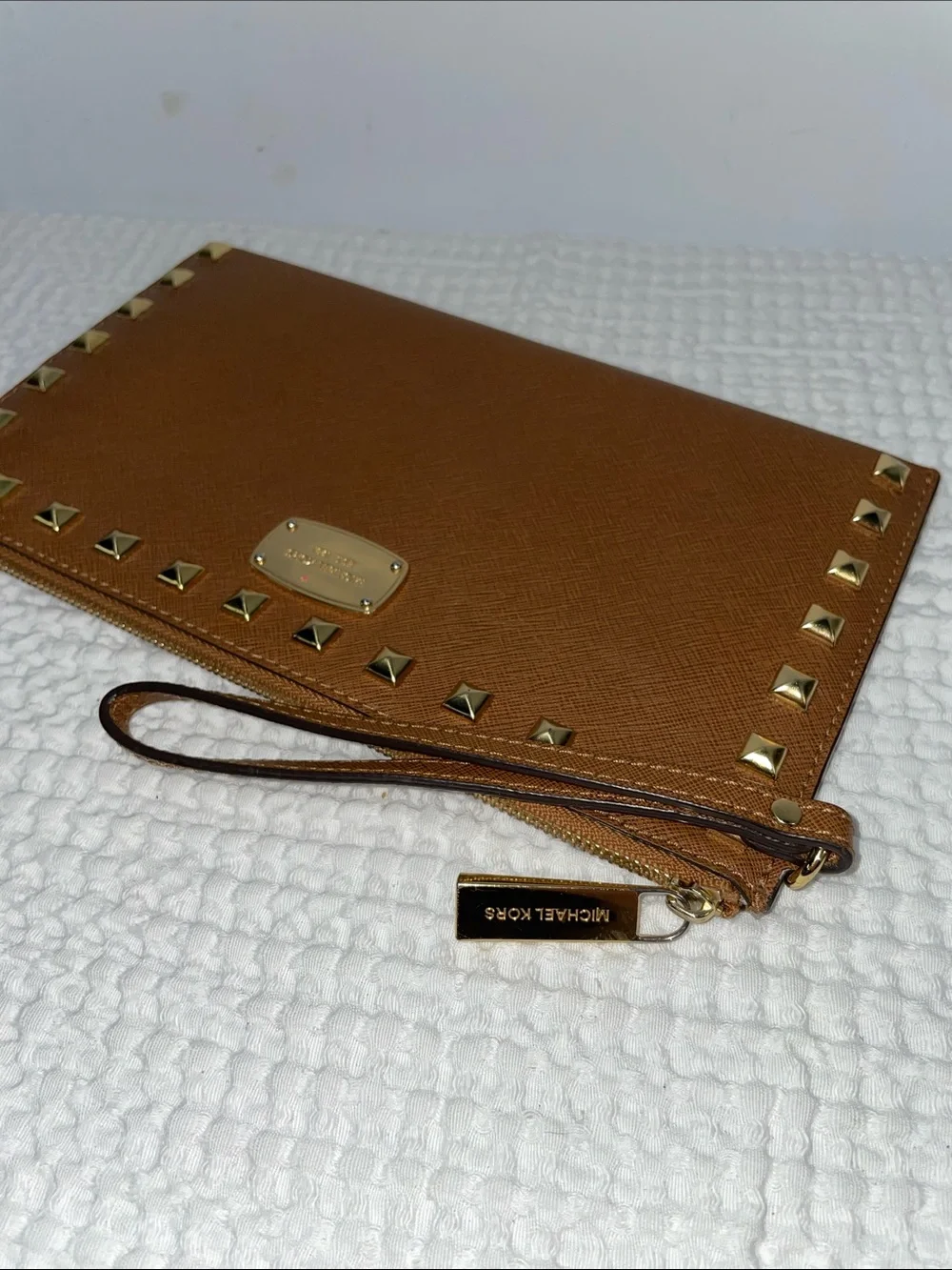 MICHAEL KORS SAFFIANO LEATHER WRISTLET FTL-07-041